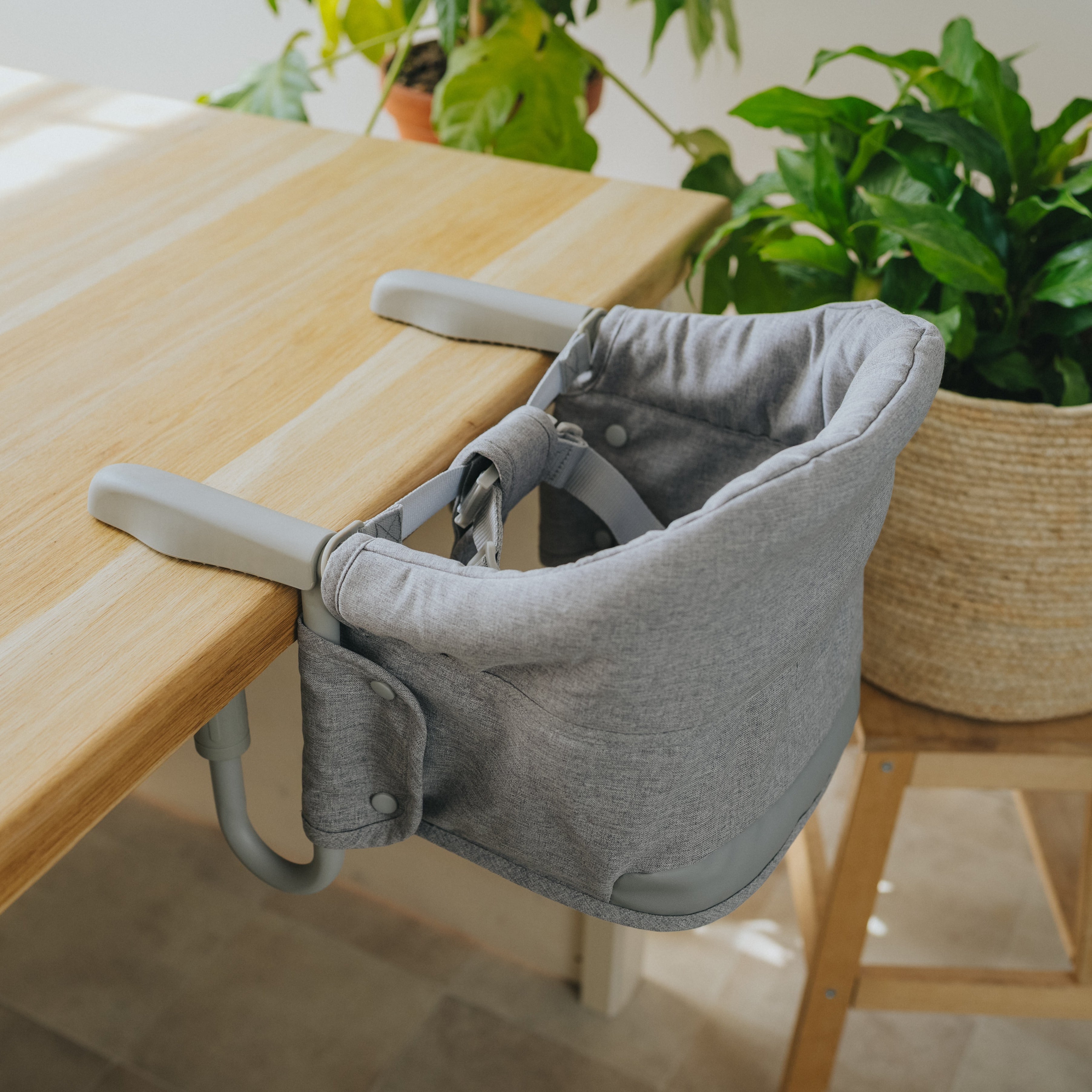 Travel high chair Monkey Mum® - gray - unpacked