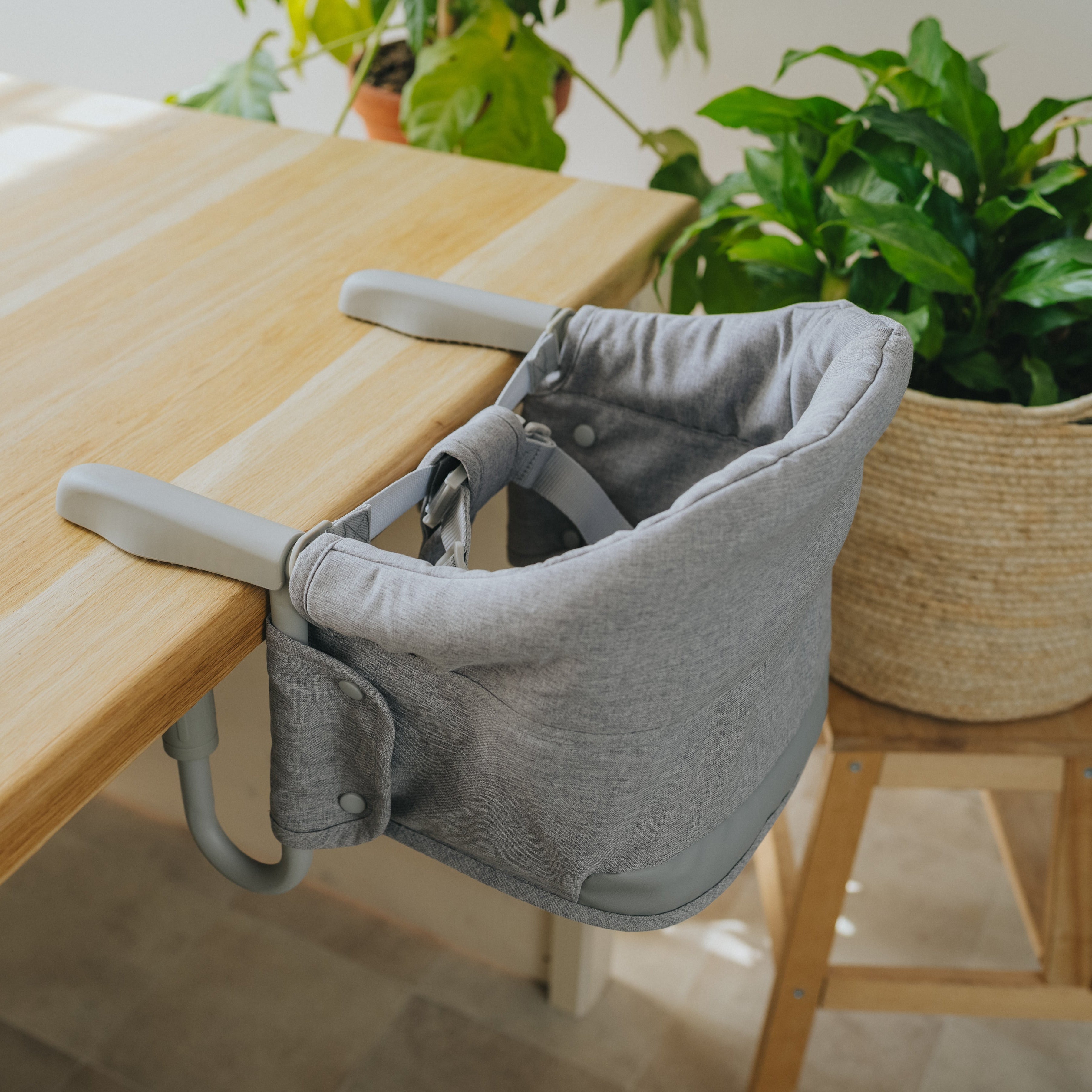 Travel high chair Monkey Mum® - gray